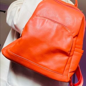 I medium size backpack color orange